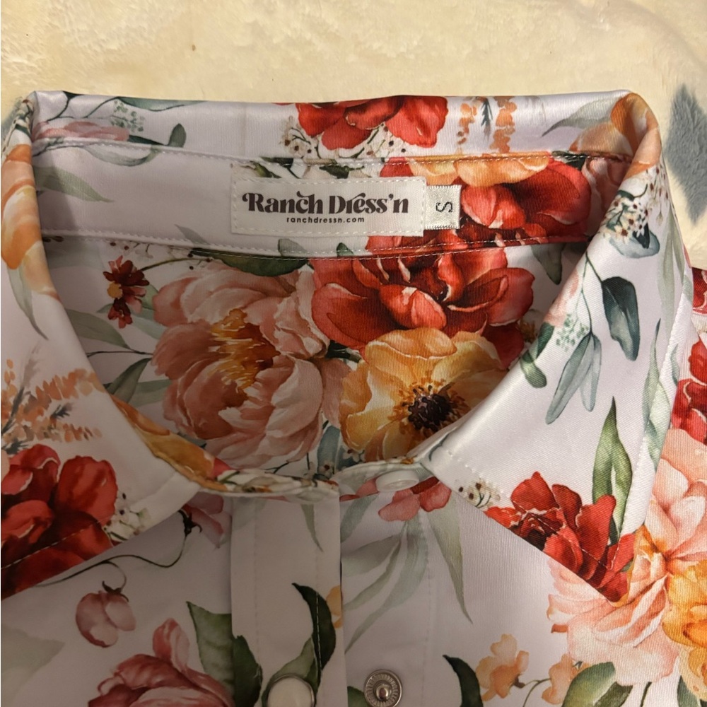 Ranch Dressn 
Size Small